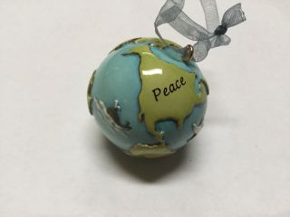 2002 Hallmark Ornament Peace On Earth Harmony Ball Sound