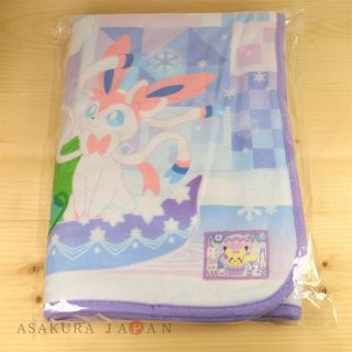 Pokemon Center CHRISTMAS 2016 Snowseason Pikachu Blanket Lap robe Sylveon 2
