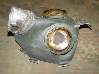 Ww Ii Ww2 German Gas Mask From Battlefield In Kurland.  Bunker Relic