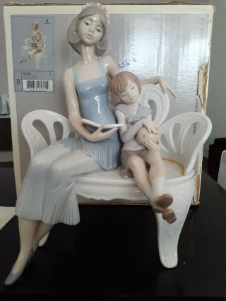 Lladro 5721 " Once Upon A Time " Mother Reading Porcelain Figurine 10.  25 " (0788)