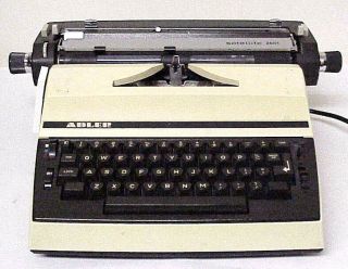 Adler Satellite 2001 Vintage Electric Typewriter W/ Hard Case West Germany