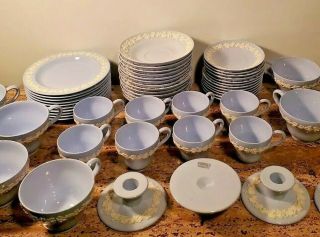 Wedgwood Embossed Queensware Cream On Lavender Shell 55 Pc Set Made In England