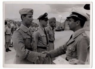 Wwii German Luftwaffe Reporter Being Awarded The Knights Cross Press Photo L24