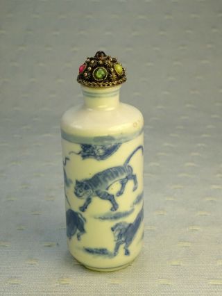 Antique Chinese 18th Century Blue & White Snuff Bottle