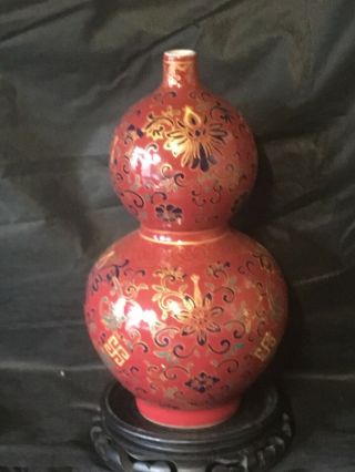A Chinese Famille Rose Porcelain Double Gourd Vase Marked Qianlong