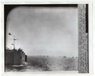 1944 Invasion Convoy Heading For Nettuno Anzio Italy News Wirephoto