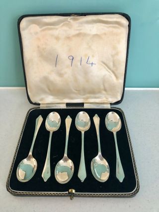A Boxed Set Of 6 Silver Hallmarked Spoons Tb&s.