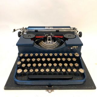 Royal Model P Typewriter Blue Aligator With Case