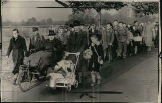 1949 Press Photo German Refugees March To Bonn,  Germany - Pim00298