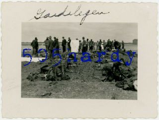 Wwii Us Gi Photo - Elderly German Men On Grave Duty Gardelegen Massacre Site