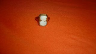 Gorgeous Vintage 10k Yellow Gold Cameo Ring Size 8.  2.  3 Gr & Guaranted