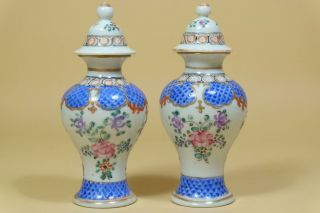 ⭕️ A Pair Chinese Famille Rose Export Porcelain Vases With Covers. 2