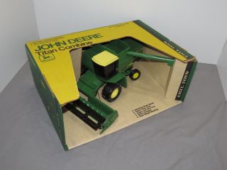 Vintage John Deere Titan Combine 1/24 Scale Ertl 6620 8820 Nib Yellow Green Box