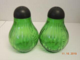 Vintage Owens Illinois Glass Company Green Glass Salt & Pepper Shakers Swirl
