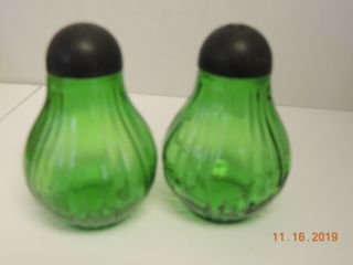 Vintage Owens Illinois Glass Company Green Glass Salt & Pepper Shakers Swirl 3