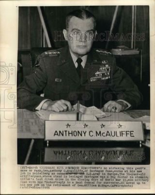 1955 Press Photo Commander Of U.  S.  Army In Europe General Anthony Mcauliffe