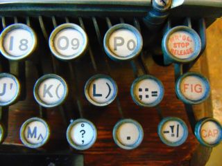 Antique Typewriter HAMMOND Multiplex TYPEWRITER in wooden case - - READ 3