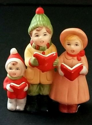 Vintage Lefton 2 " Village Children Caroling Christmas Figurine 05828