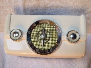 Vintage Crosley Model 10 - 132 Bakelite Dashbotube Radio -