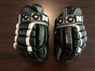CCM - Vintage Leather Ice Hockey Gloves Men’s Pro Tacks - Black White Grey 2