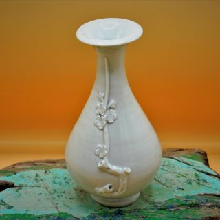 17th Century - Antique Prunus Chinese Dehua Porcelain Blanc De Chine Bottle Vase