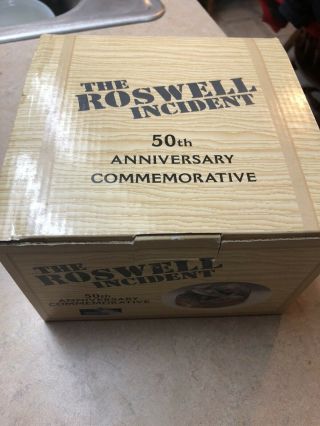 1997 Shadowbox Collectibles - Roswell Incident - 50th Anniversary Commemorative