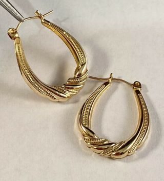 Lovely Vintage Solid 14k Yellow Gold Oval Hoop Earrings