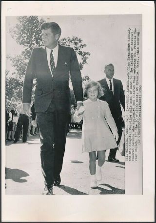 Large 1963 Wire Photo Jfk John F.  Kennedy The President & His Daughter Caroline