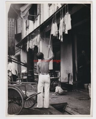 Singapore Chinese Man Butcher? Drying Pigskin Unique Vintage Photograph 1930s 20