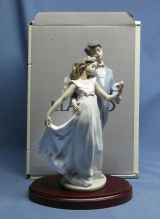 Lladro 7642 " Now And Forever " Dancing Young Couple W/original Box & Base