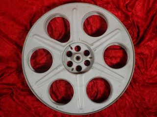 8 VINTAGE 35MM 2000 FT.  14.  5 INCH METAL MOVIE THEATER FILM REELS MADE IN U.  S.  A. 3