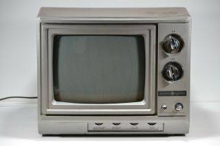 Vintage 1987 Knob Style Television 9 " Color Tv General Electric Ge 8 - 0904