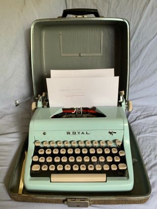 Vtg 1956 Royal Quiet De Luxe Rare Blue Gloss Portable Typewriter & Case Usa