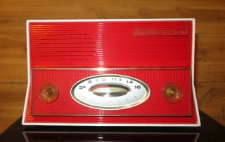Vintage 1957 Mid Century Modern Retro Jetsons Rca Victor Tube Radio Red & White
