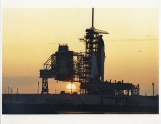 Sts - 49 / Orig Nasa 8x10 Press Photo - Shuttle Endeavour On Eve Of Launch