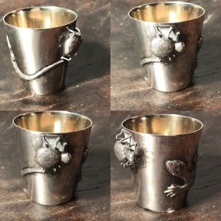 Antique 19th C Chinese 3d Solid Silver Shot Cup Carved Lizard Catching A Bug
