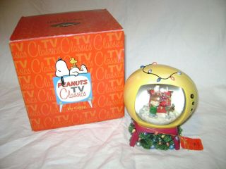 Westland Giftware Peanuts Tv Classics Christmas Snowglobe W/box