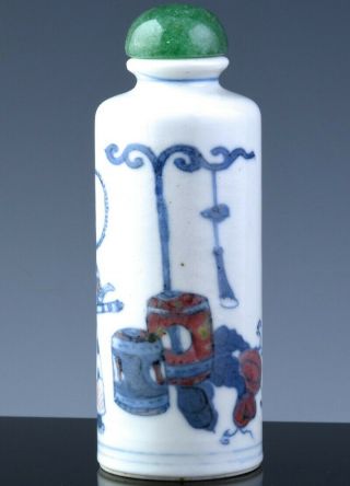 FINE ANTIQUE 19THC CHINESE BLUE WHITE COPPER RED FIGURAL PORCELAIN SNUFF BOTTLE 2
