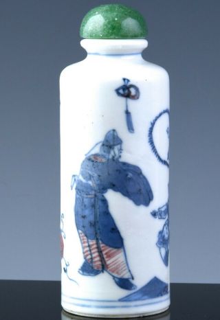 FINE ANTIQUE 19THC CHINESE BLUE WHITE COPPER RED FIGURAL PORCELAIN SNUFF BOTTLE 3