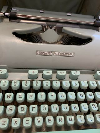 Unique Hermes 3000 Portable Western Spanish Typewriter W/ Cover
