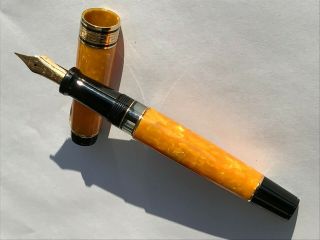 Aurora Optima Sole Yellow Fountain Pen 18k Gold Nib M Limited Edition