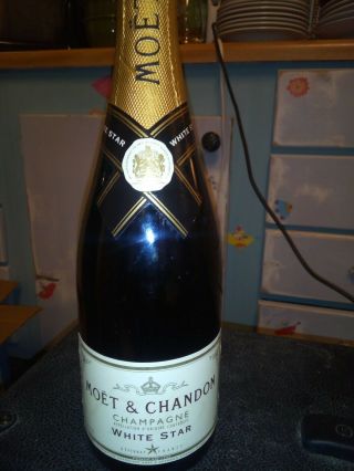 Moet & Chandon White Star Champagne Bottle 750ml