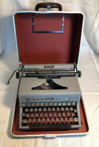 1949 Royal Quiet De Luxe Typewriter With Case Vguc