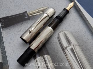 PELIKAN ORIGINALS OF THEIR TIME WHITE GOLD LIMITED EDITION PEN 0662/1931 M PF 3