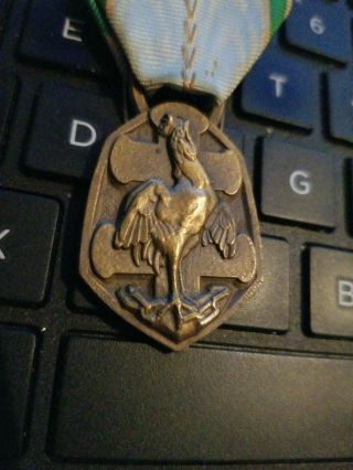 1939–1945 Commemorative war medal - - - SEE STORE - - 3 A WEEK - COMBINE SHIPP 2