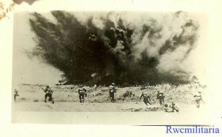 Port.  Photo: Cover Us Combat Infantry Under Artillery Attack In Pacific; 1944
