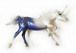 Breyer Unicorn " Stardust " Horse 1146 White And Blue Starlight Fantasy
