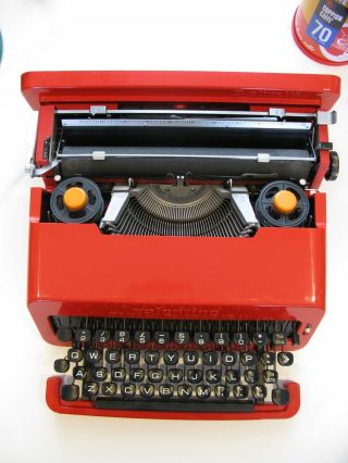 OLIVETTI VALENTINE Typewriter by Ettore Sottsass 1969 - 73 Barcelona VGC Memphis 2