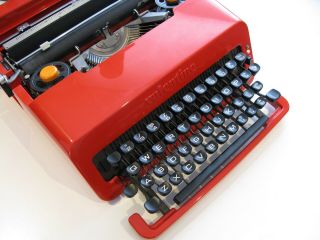 OLIVETTI VALENTINE Typewriter by Ettore Sottsass 1969 - 73 Barcelona VGC Memphis 3