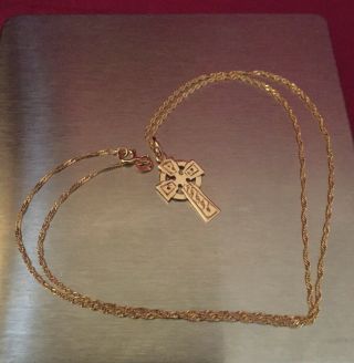 Vintage Solid 9k 9ct Gold 18” Chain Necklace W/ 9ct Gold Celtic Cross Pendant.